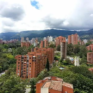 Ed La Frontera Poblado 1 A 6 Personas Medellín